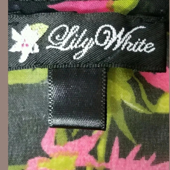 Lily White Top Blouse #5303 Size Small Floral - Picture 5 of 5